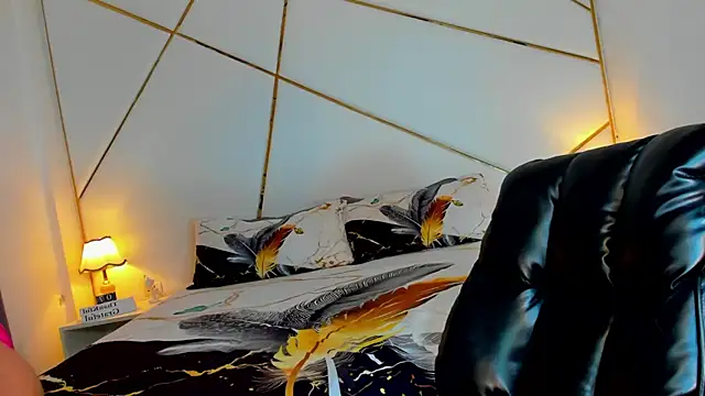 _KathalinaShemale_'s Stripchat show and profile