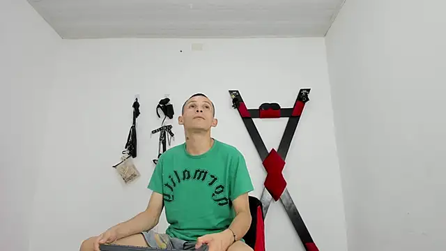 Isak_Millan live sex cam