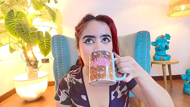 Khloe_Johnson18's cam snapshot