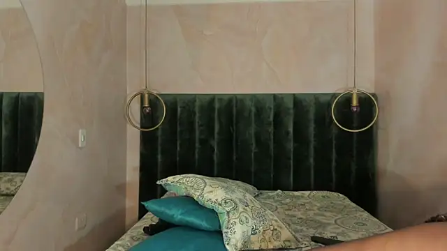 Maxim-Walker live sex cam