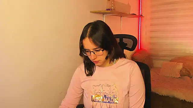 Emily_Lindey's cam snapshot