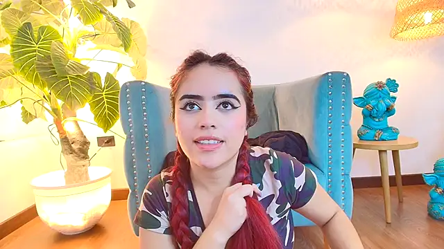 Khloe_Johnson18's cam snapshot