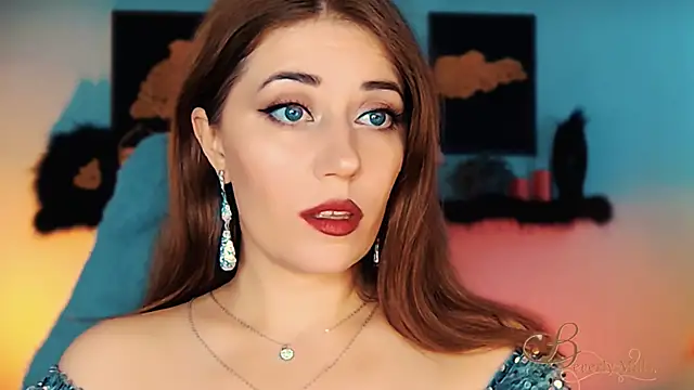 MissBeverlyMills's cam snapshot