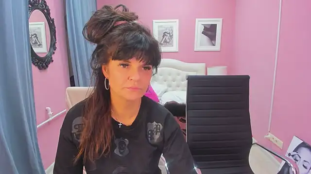 EricaAndPenelopa's cam snapshot