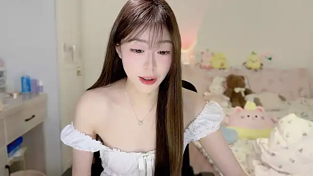 Onecutelittle's cam snapshot