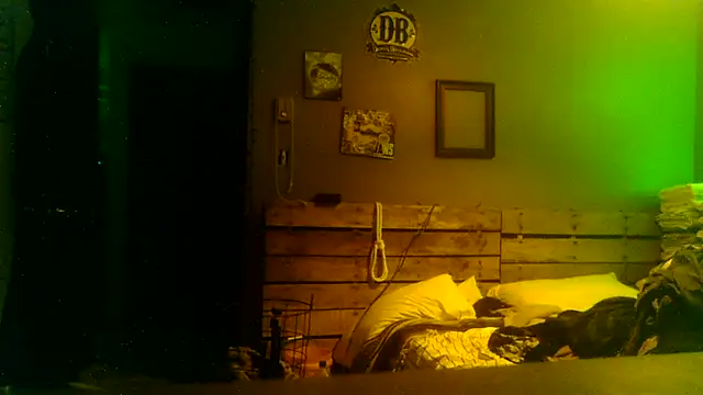 hungspundick1's cam snapshot