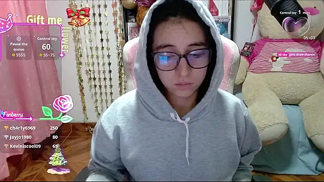 Maggie_Fox3's cam snapshot