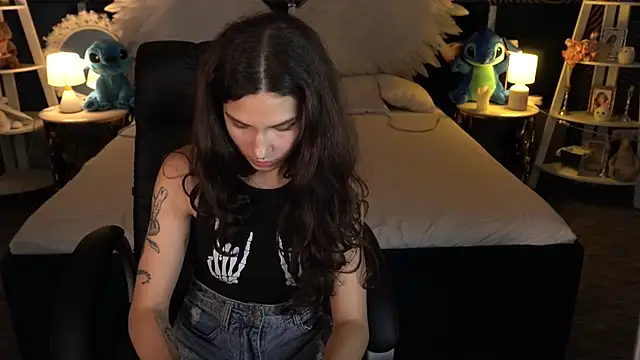 BabyFlowerr's cam snapshot