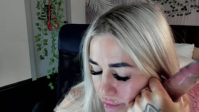 Kira_Key's cam snapshot