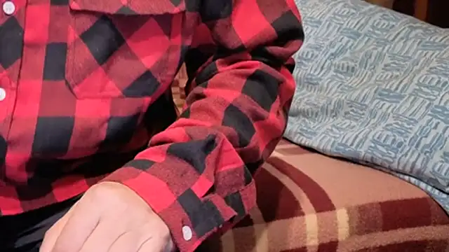 loverboyxxx69's cam snapshot