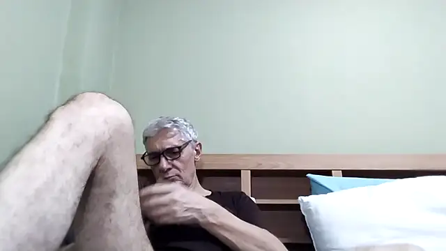 BIGUNCUTHARDCOCK's Stripchat show and profile