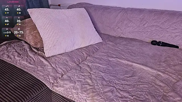 HotFrictions's cam snapshot