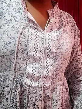 pari_rani7's cam snapshot