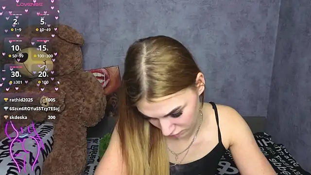 Hellen_Moore's cam snapshot