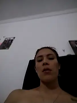 dulcelatin21's cam snapshot