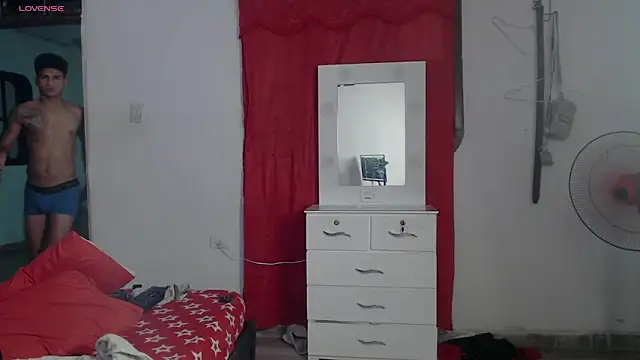 Angel_LatinGuy's cam snapshot