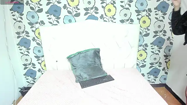 ValentinaKlean's cam snapshot