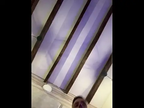 MAXTHOMSON's cam snapshot