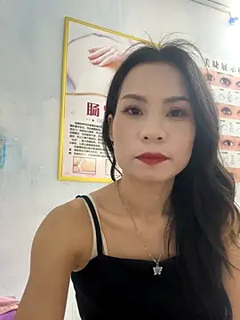 Baby-mmm's cam snapshot