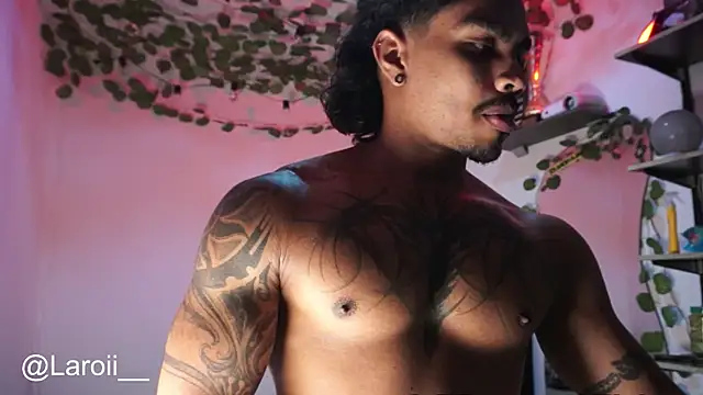 Young_laroi live sex cam