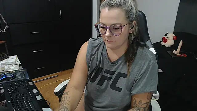 perlagoloza05's cam snapshot