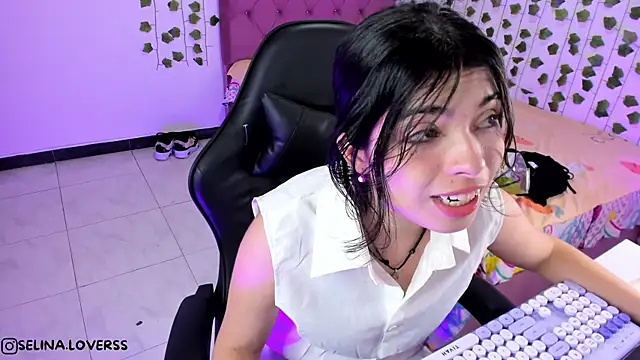 selina_lovers_'s cam snapshot