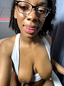 EatSweetMolly's cam snapshot