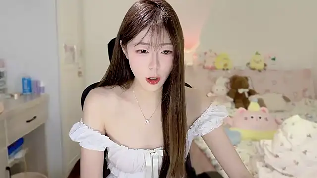 Onecutelittle's cam snapshot