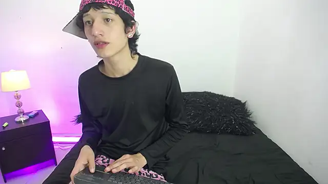 Emo_Boy_ live sex cam
