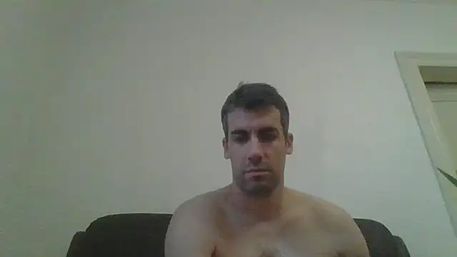 JulioIsHere4you's cam snapshot