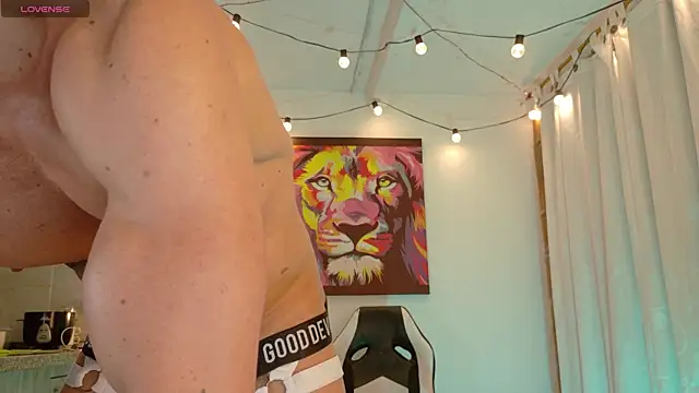 Ryannblue07 live sex cam