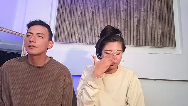 aron_and_paula's cam snapshot