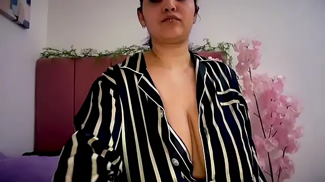 MarcellaGriffin live sex cam