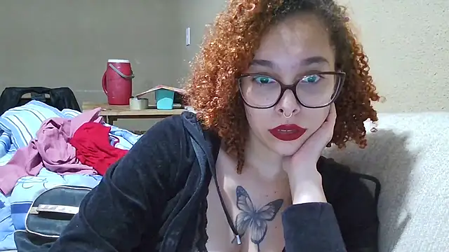 dominamoon_'s cam snapshot