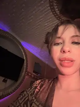 Queentaraf999 live sex cam