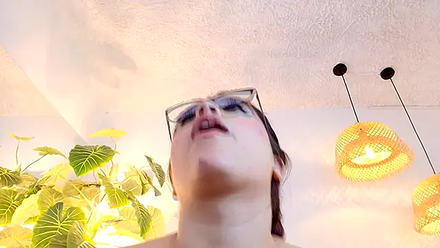 Khloe_Johnson18's cam snapshot