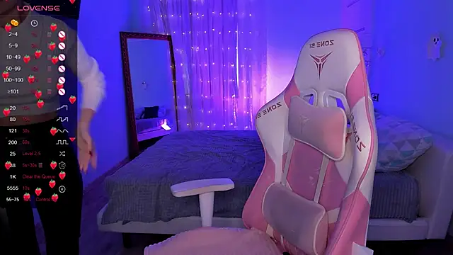 AdeleRoberts's cam snapshot