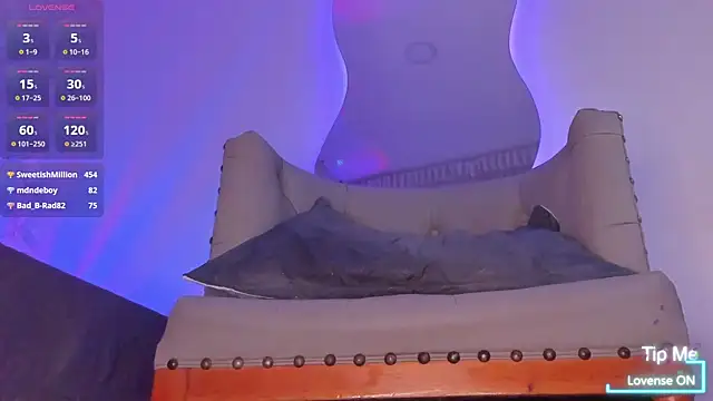 Yourwishisme_val's cam snapshot