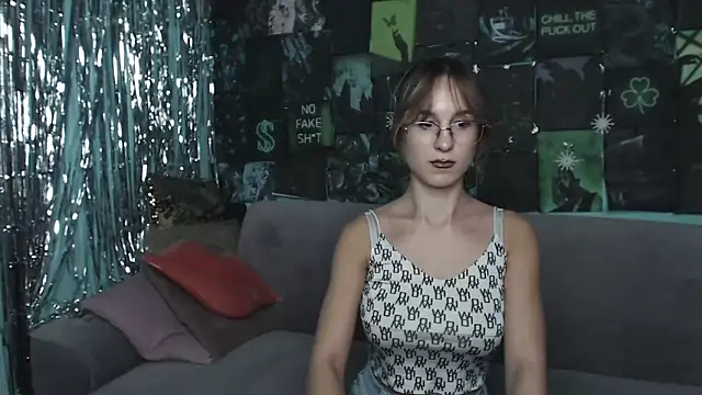 AlishaKellyi's cam snapshot