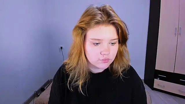 LaseyMoon's cam snapshot