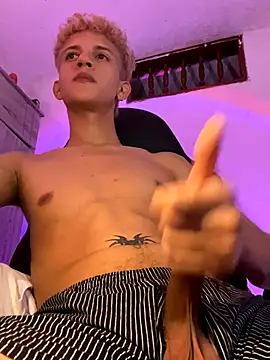 tylernova's cam snapshot