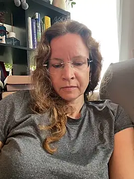 AnnikaRose live sex cam