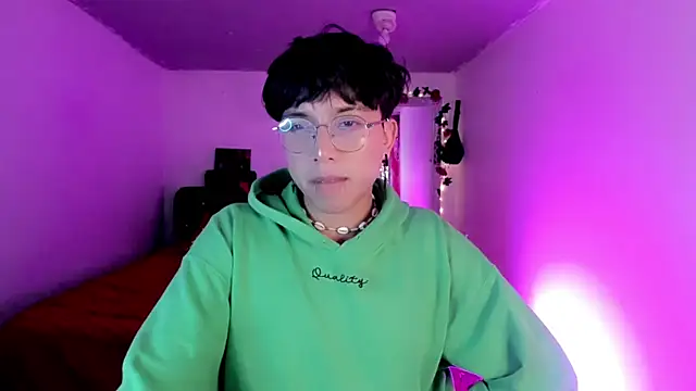 AnggelONfiree's cam snapshot