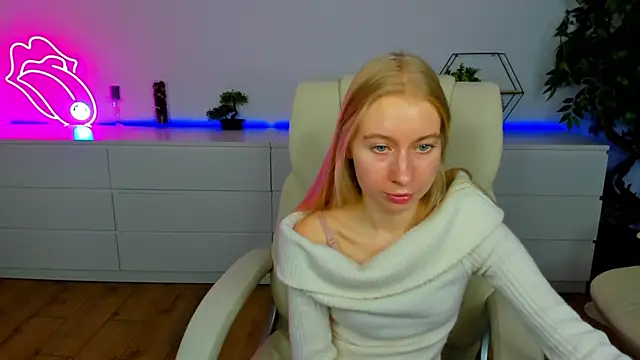 Alina_Blonde's cam snapshot