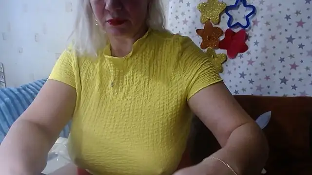 QueenLana's cam snapshot