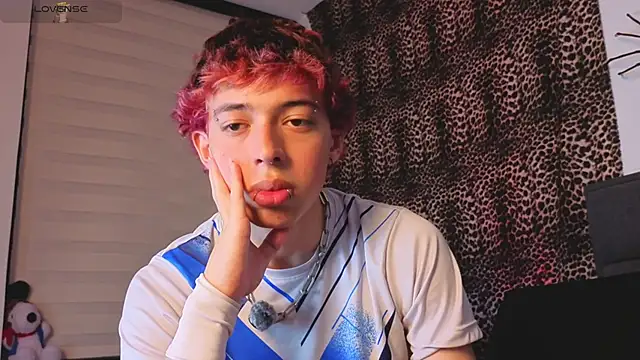 Otter_Star live sex cam