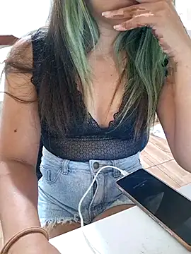 euahotmarii20's cam snapshot