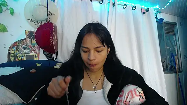 Samara_Homescapes's cam snapshot