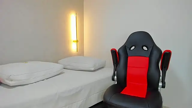 alika_voss's cam snapshot