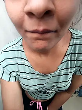 anshika0124's cam snapshot